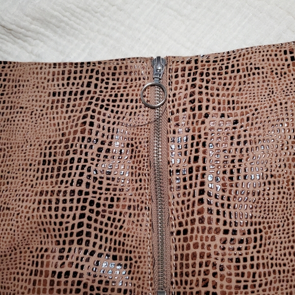 Free people lambs leather alligator prnt midi skir - Picture 9 of 9